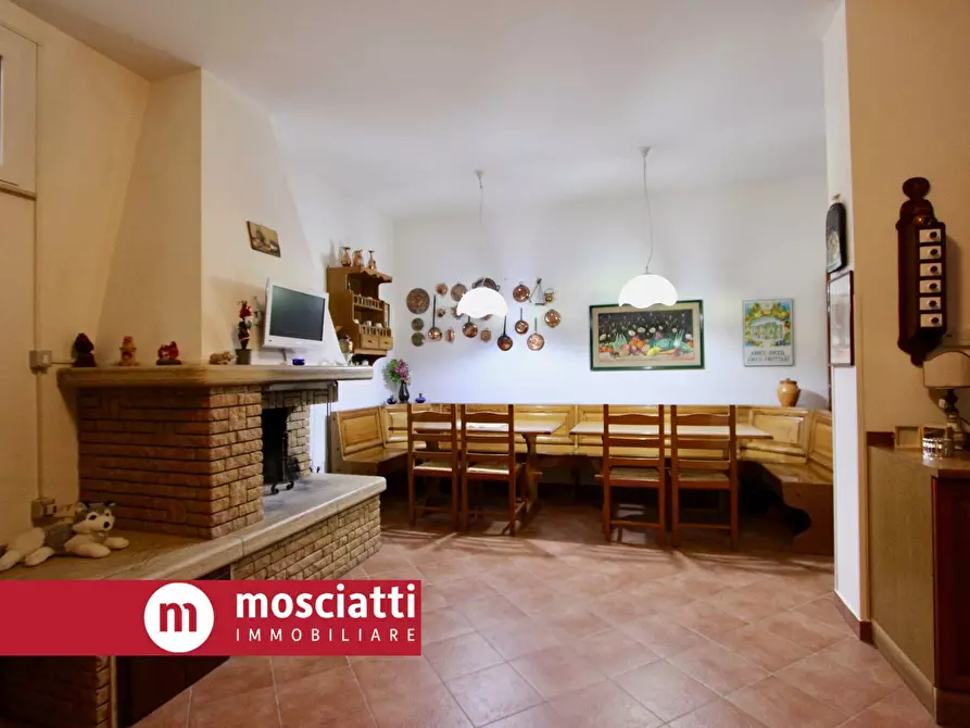 Immagine 25 di Villa in vendita  in Località Montagnano 22 a Camerino