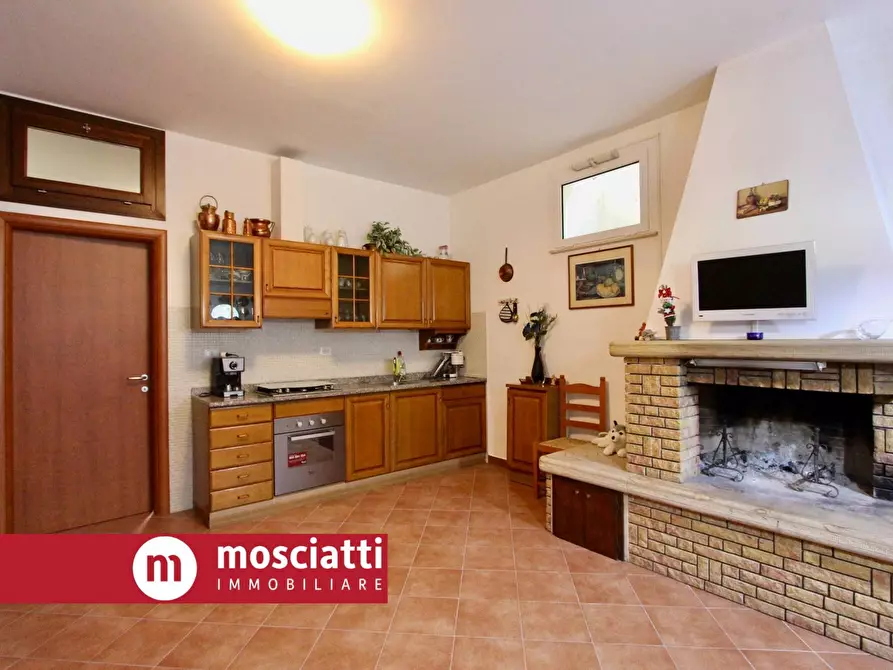Immagine 26 di Villa in vendita  in Località Montagnano 22 a Camerino