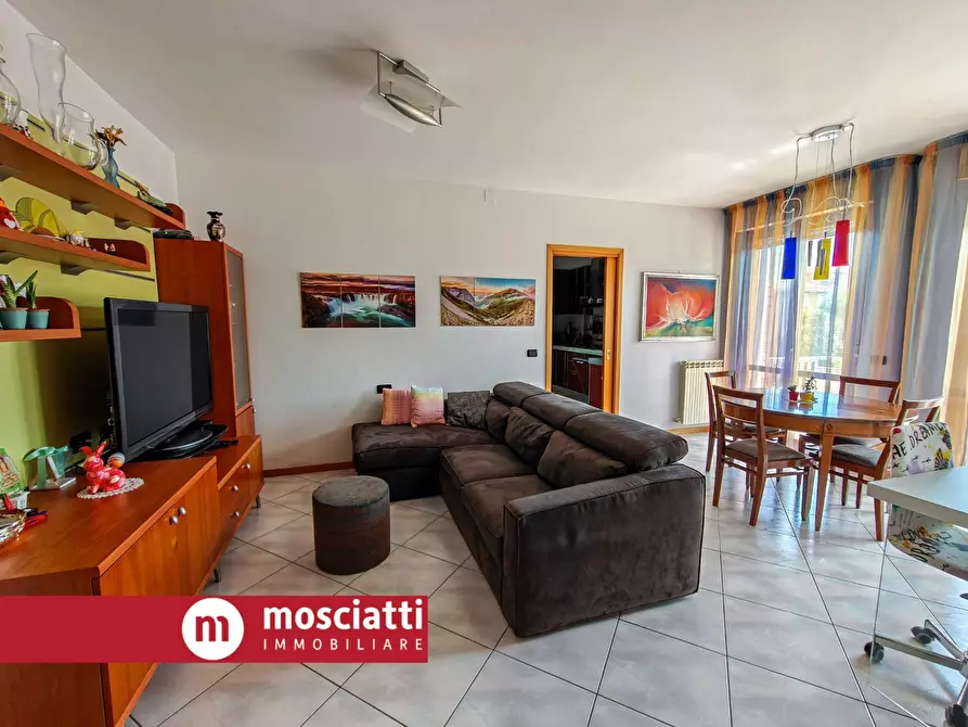 Immagine 4 di Appartamento in vendita  in Via Gramsci 34 a Esanatoglia