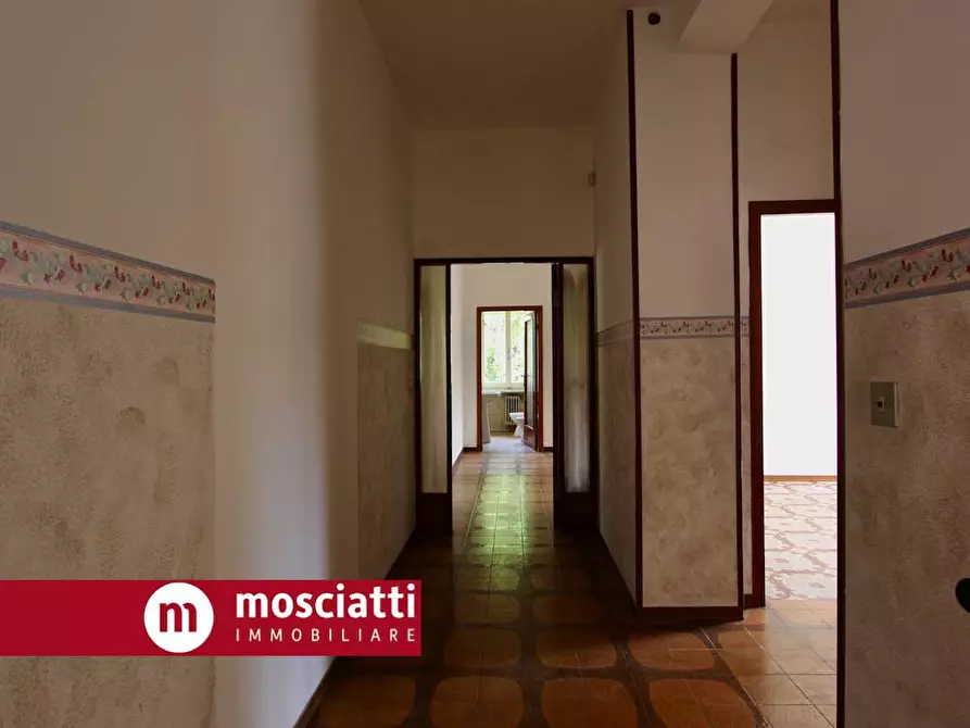 Immagine 5 di Appartamento in vendita  in Viale Martiri Della Libertà a Esanatoglia