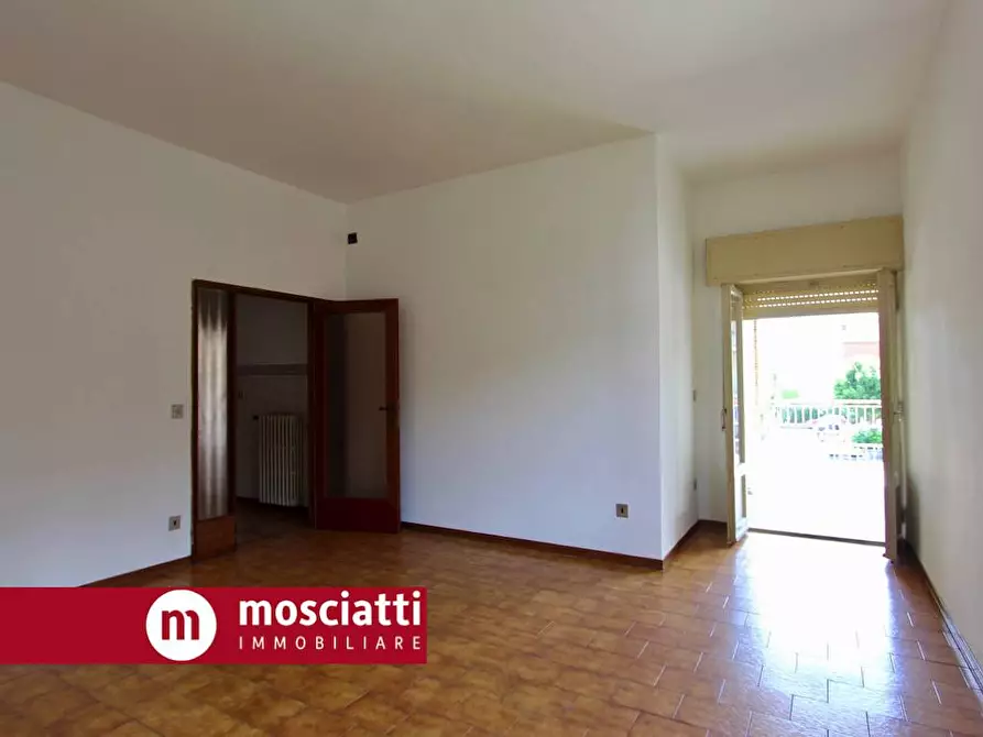 Immagine 7 di Appartamento in vendita  in Viale Martiri Della Libertà a Esanatoglia