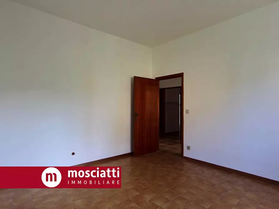 Immagine 8 di Appartamento in vendita  in Viale Martiri Della Libertà a Esanatoglia