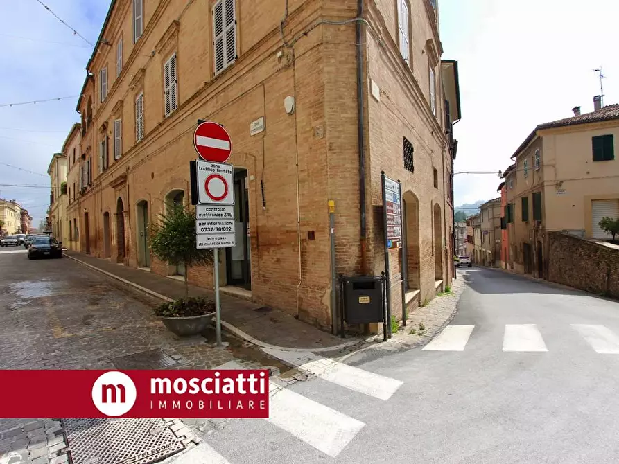 Immagine 4 di Locale commerciale in affitto  in Corso Vittorio Emanuele 1 a Esanatoglia