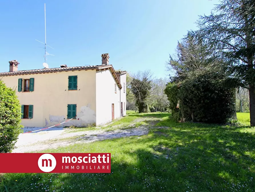 Immagine 4 di Casa indipendente in vendita  in Località Cecca a Esanatoglia