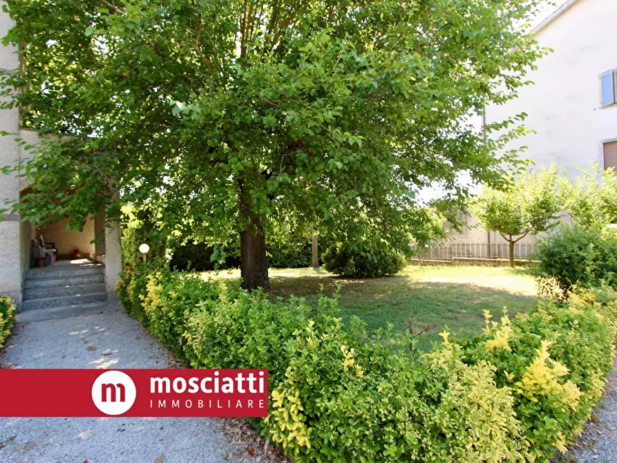 Immagine 4 di Villa in vendita  in Via Aristide Merloni 35 a Esanatoglia