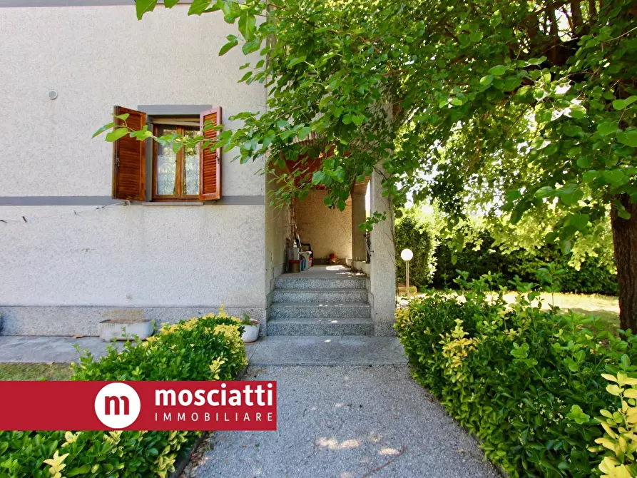 Immagine 5 di Villa in vendita  in Via Aristide Merloni 35 a Esanatoglia