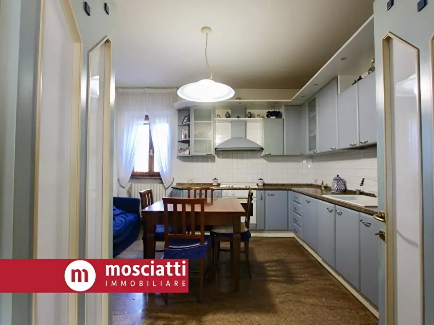 Immagine 8 di Villa in vendita  in Via Aristide Merloni 35 a Esanatoglia