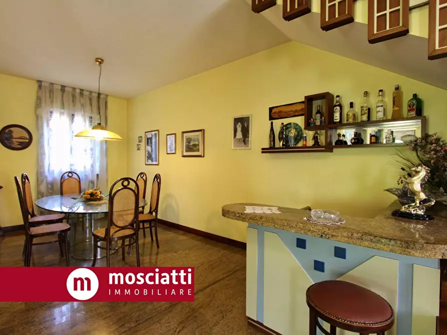 Immagine 10 di Villa in vendita  in Via Aristide Merloni 35 a Esanatoglia