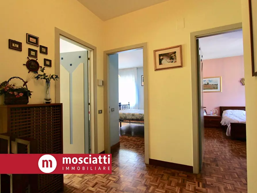 Immagine 13 di Villa in vendita  in Via Aristide Merloni 35 a Esanatoglia