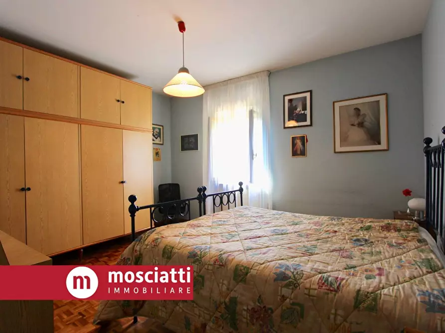 Immagine 14 di Villa in vendita  in Via Aristide Merloni 35 a Esanatoglia