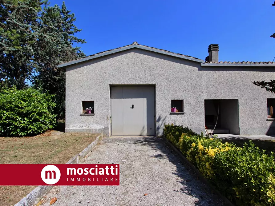 Immagine 17 di Villa in vendita  in Via Aristide Merloni 35 a Esanatoglia