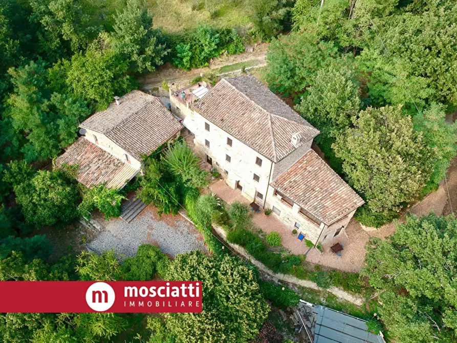Immagine 1 di Casa indipendente in vendita  in Località Rocca D'Ajello a Camerino