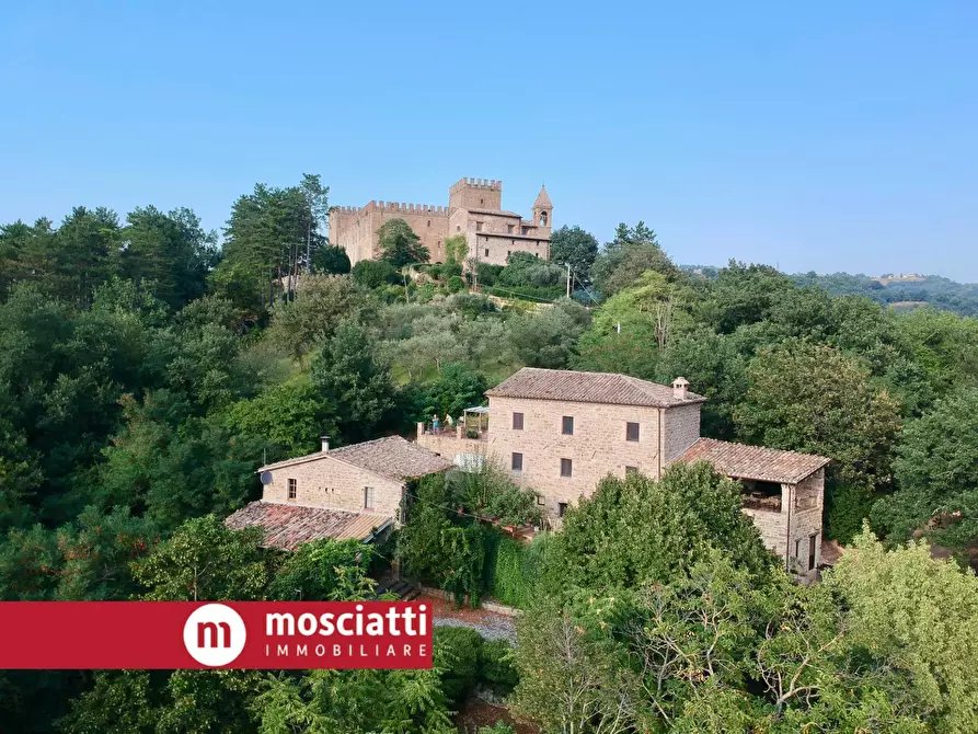 Immagine 2 di Casa indipendente in vendita  in Località Rocca D'Ajello a Camerino