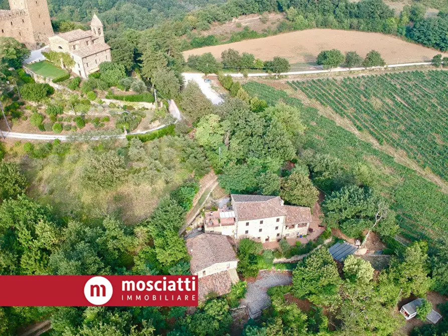 Immagine 3 di Casa indipendente in vendita  in Località Rocca D'Ajello a Camerino