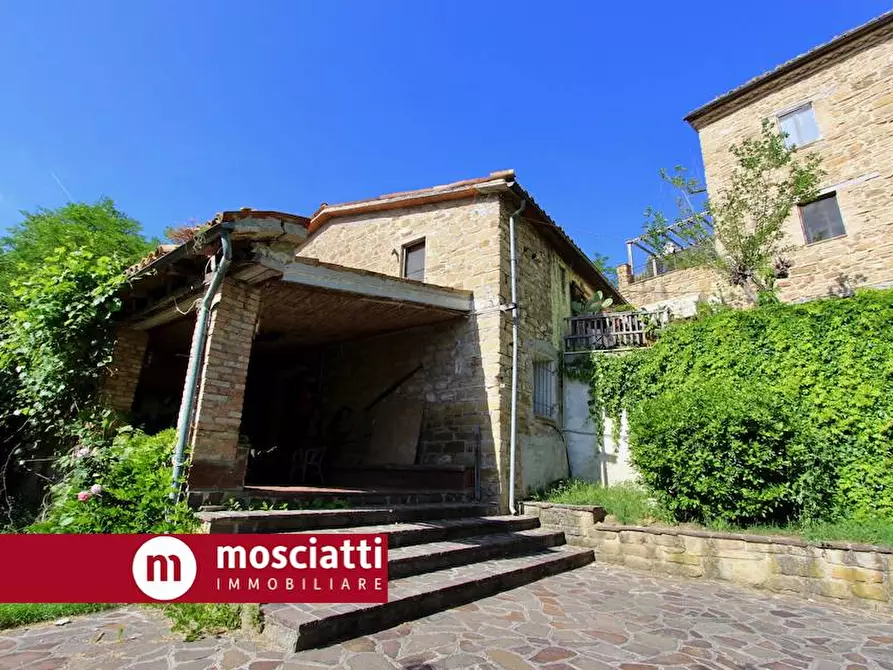 Immagine 10 di Casa indipendente in vendita  in Località Rocca D'Ajello a Camerino