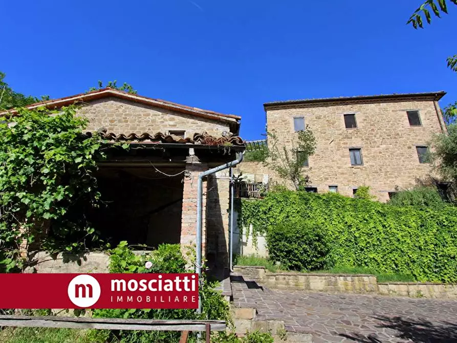Immagine 11 di Casa indipendente in vendita  in Località Rocca D'Ajello a Camerino