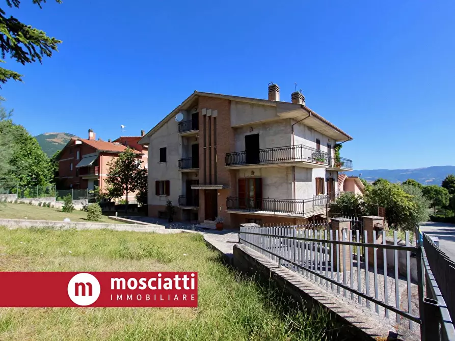 Immagine 2 di Appartamento in vendita  in Via Spontini 1 a Fiuminata