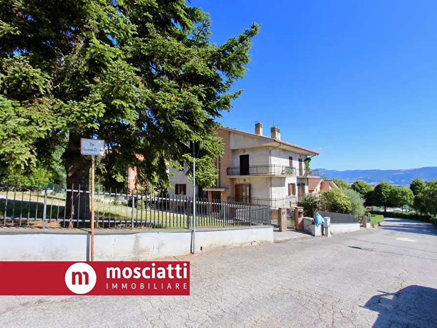 Immagine 4 di Appartamento in vendita  in Via Spontini 1 a Fiuminata