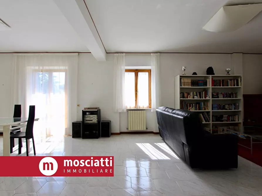 Immagine 7 di Appartamento in vendita  in Via Spontini 1 a Fiuminata