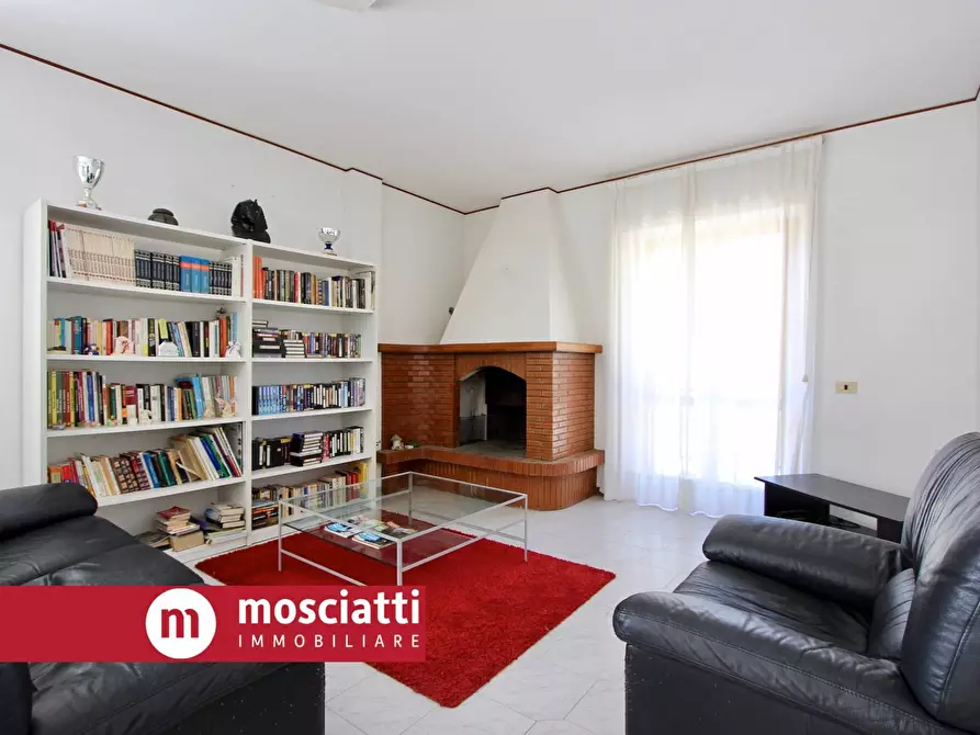 Immagine 8 di Appartamento in vendita  in Via Spontini 1 a Fiuminata