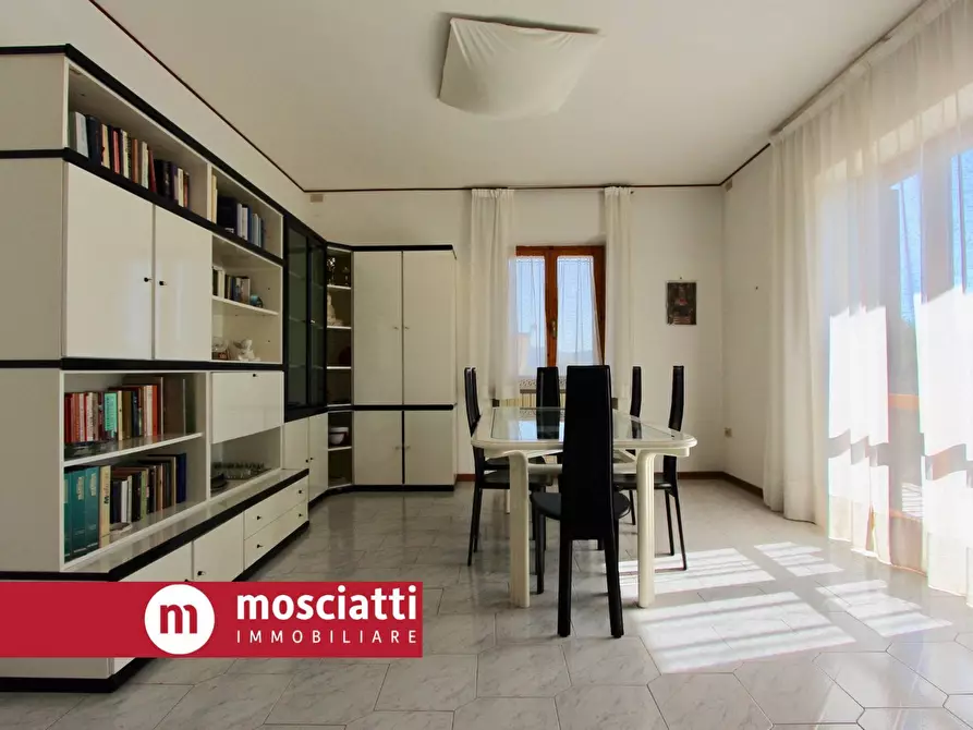 Immagine 10 di Appartamento in vendita  in Via Spontini 1 a Fiuminata