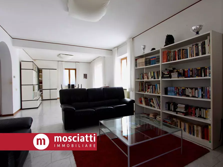 Immagine 11 di Appartamento in vendita  in Via Spontini 1 a Fiuminata