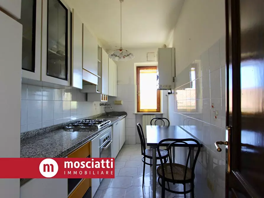 Immagine 13 di Appartamento in vendita  in Via Spontini 1 a Fiuminata