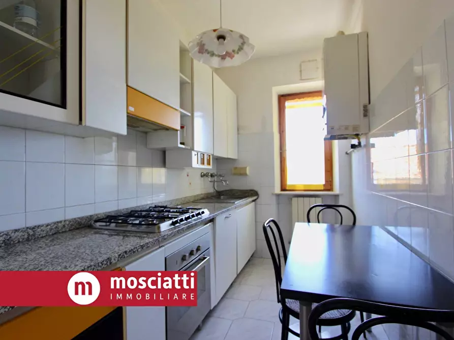 Immagine 14 di Appartamento in vendita  in Via Spontini 1 a Fiuminata