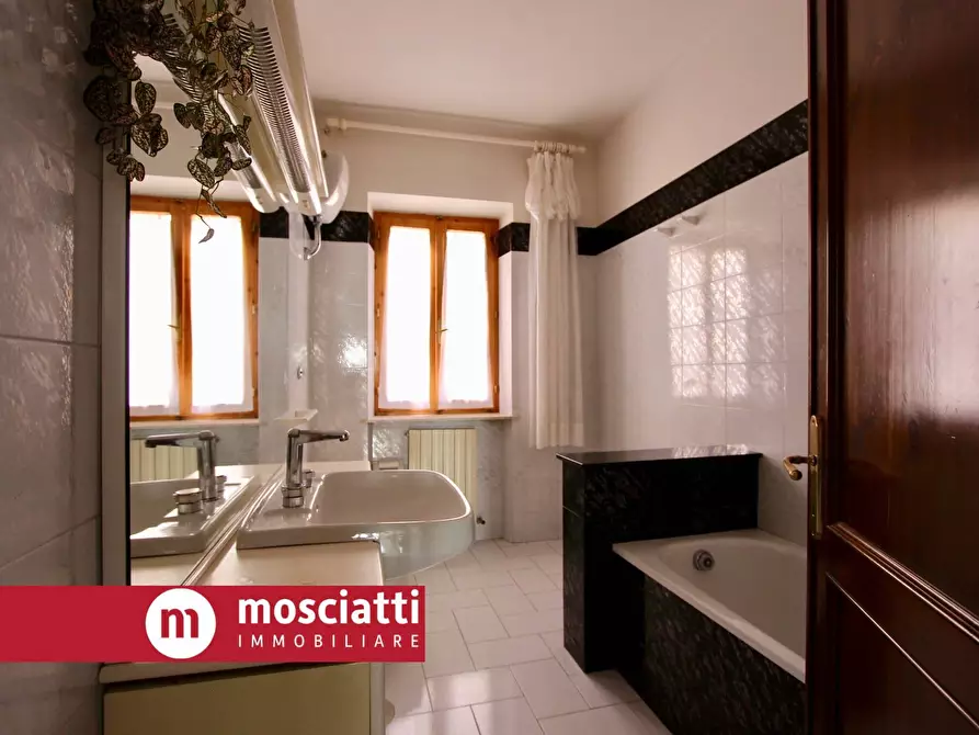 Immagine 15 di Appartamento in vendita  in Via Spontini 1 a Fiuminata