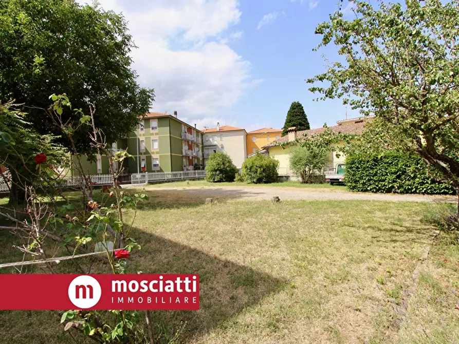 Immagine 3 di Terreno residenziale in vendita  in Via Raffaele Fidanza a Esanatoglia