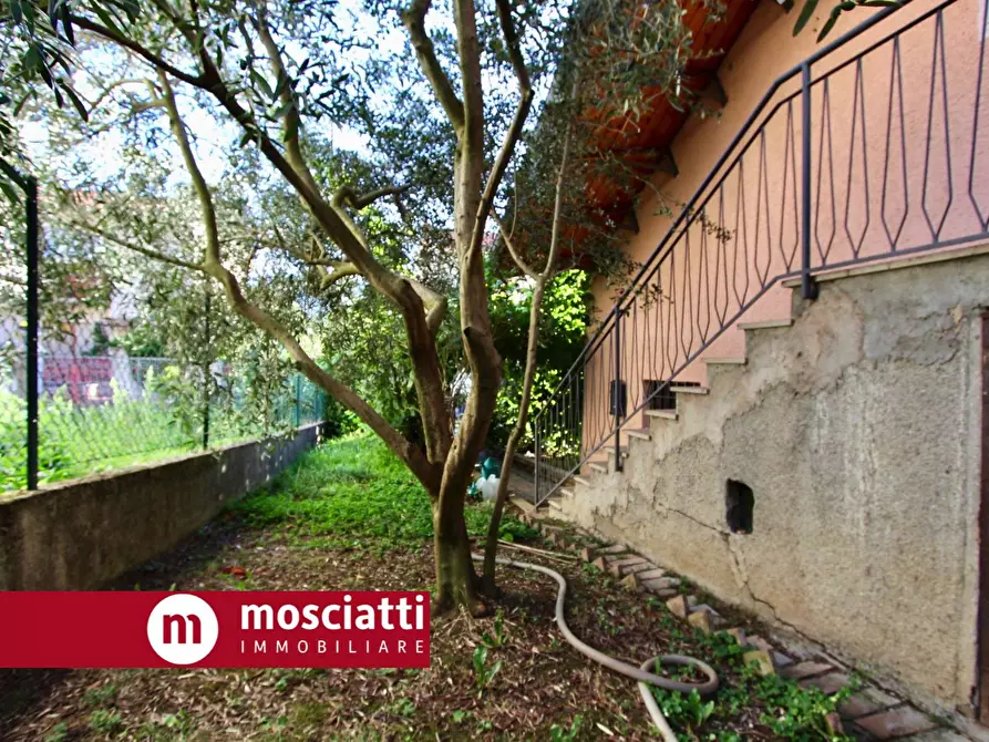 Immagine 3 di Appartamento in vendita  in Via Gentile Da Fabriano a Esanatoglia