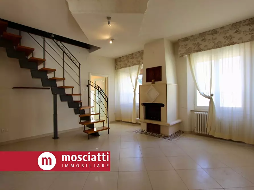 Immagine 9 di Appartamento in vendita  in Via Gentile Da Fabriano a Esanatoglia