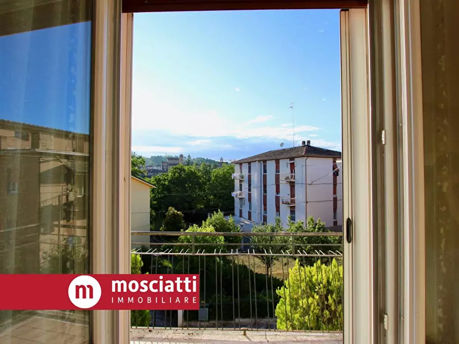 Immagine 14 di Appartamento in vendita  in Via Gentile Da Fabriano a Esanatoglia