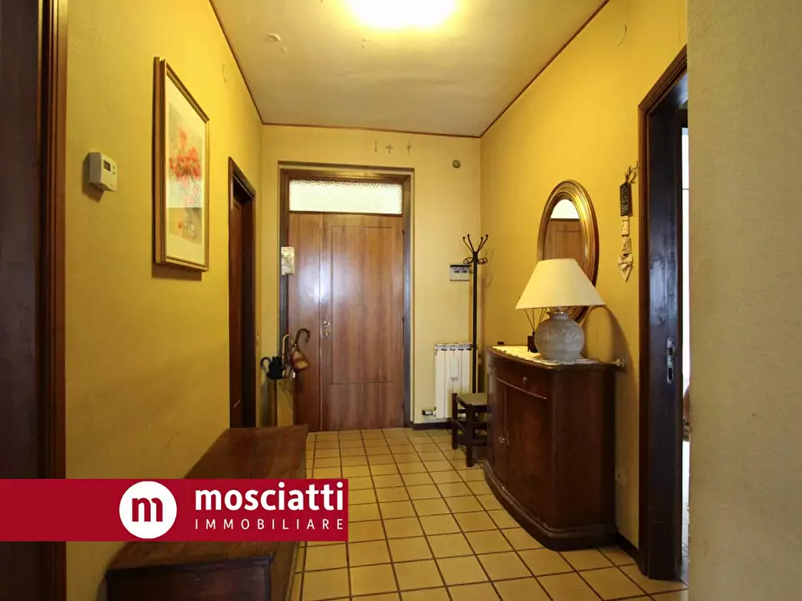 Immagine 2 di Appartamento in vendita  in Via Enrico Fermi 2 a Esanatoglia