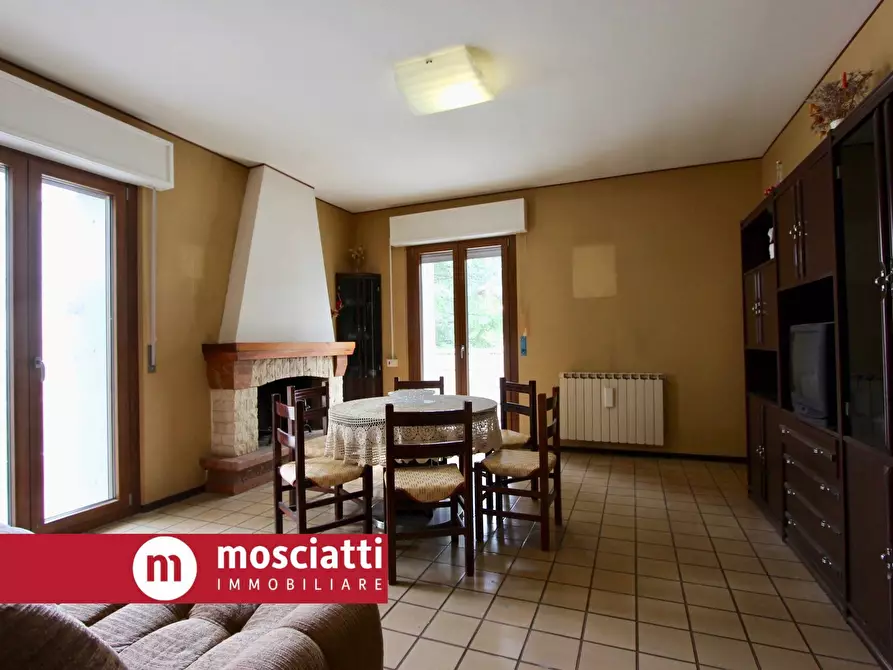 Immagine 6 di Appartamento in vendita  in Via Enrico Fermi 2 a Esanatoglia