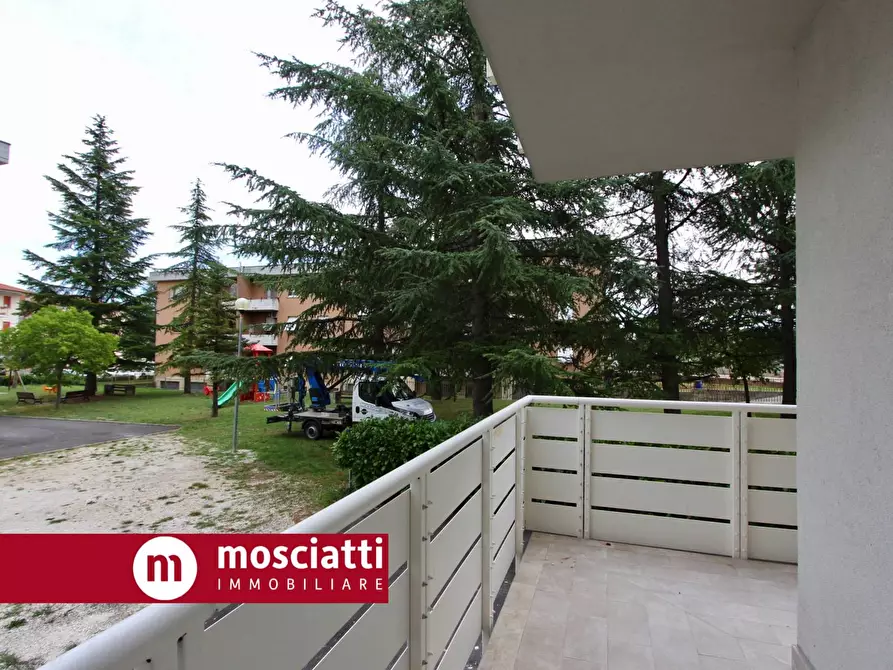 Immagine 8 di Appartamento in vendita  in Via Enrico Fermi 2 a Esanatoglia