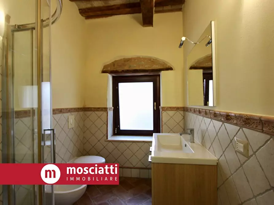 Immagine 10 di Casa indipendente in vendita  in Via Damiano Chiesa 30/32 a Esanatoglia