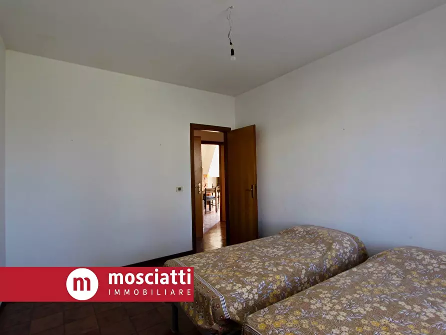 Immagine 9 di Appartamento in vendita  in Via F. Nuzi 12 a Esanatoglia