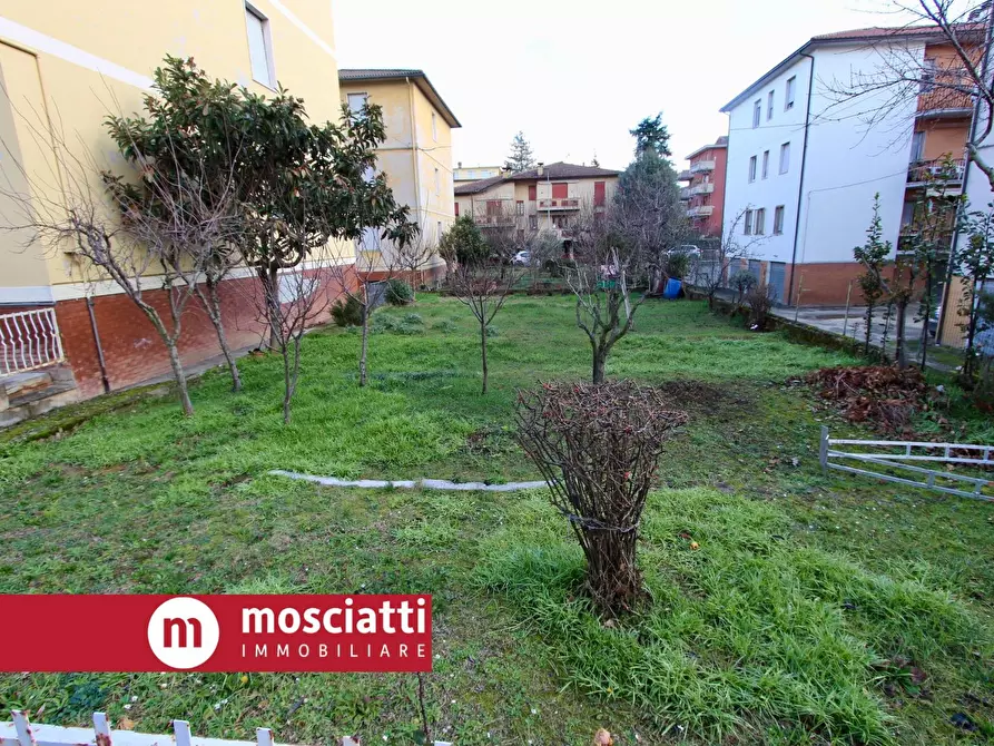 Immagine 3 di Appartamento in vendita  in Via Paris Scipione 2 a Esanatoglia