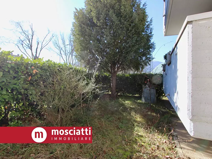Immagine 10 di Appartamento in vendita  in Via Aldo Moro 21 a Esanatoglia