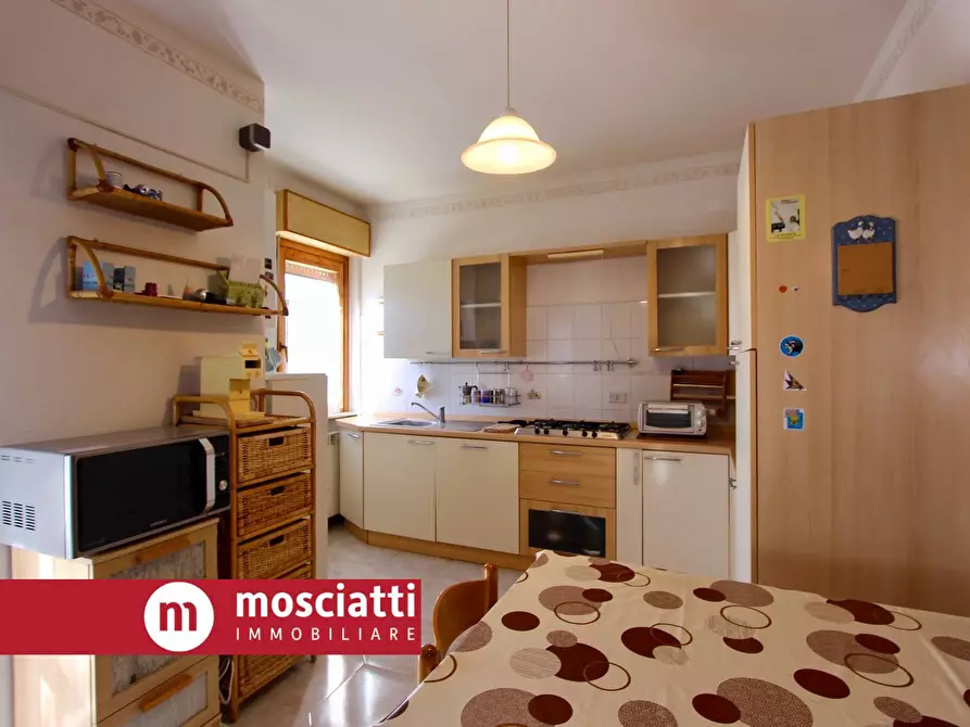 Immagine 7 di Appartamento in vendita  in Via Aldo Moro 21 a Esanatoglia