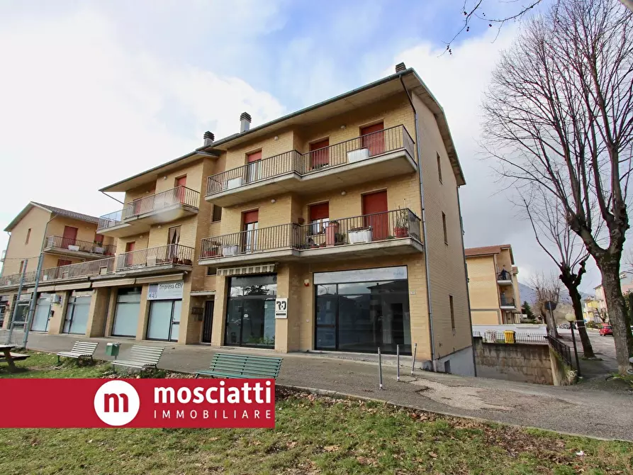 Immagine 1 di Locale commerciale in affitto  in Via Manozzini 18 a Esanatoglia