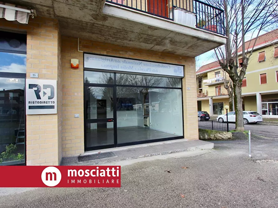 Immagine 3 di Locale commerciale in affitto  in Via Manozzini 18 a Esanatoglia