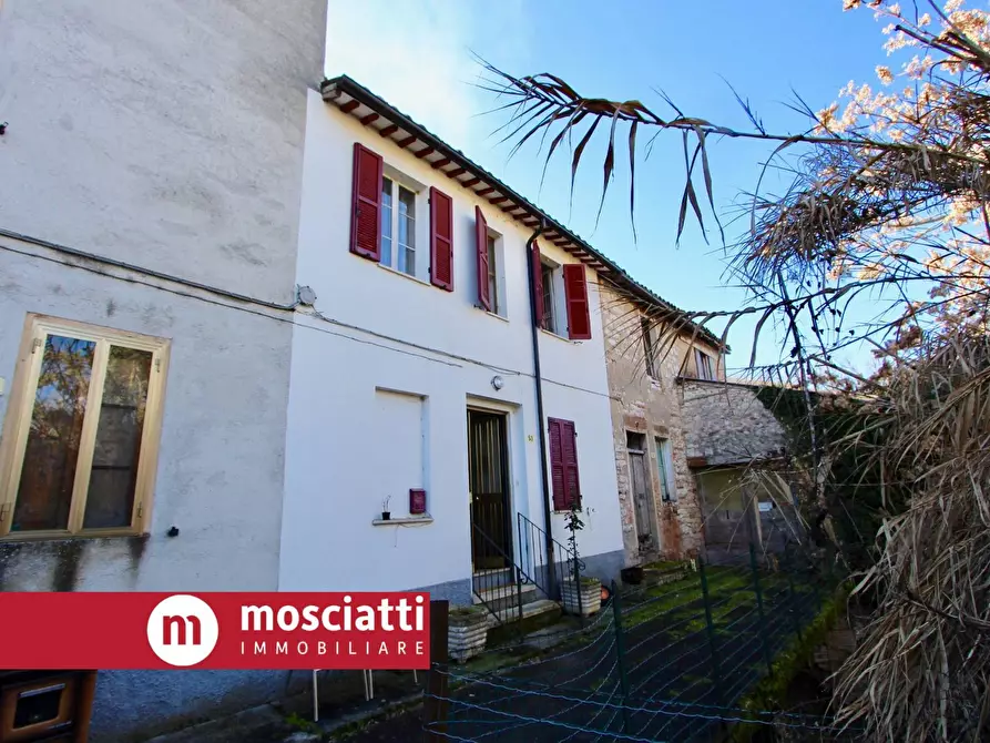 Immagine 1 di Casa indipendente in vendita  in Frazione Rocchetta Bassa a Fabriano