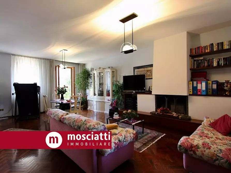 Immagine 1 di Villetta a schiera in vendita  in Via Aldo Moro 9 a Esanatoglia