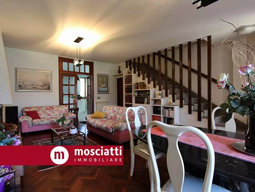 Immagine 3 di Villetta a schiera in vendita  in Via Aldo Moro 9 a Esanatoglia