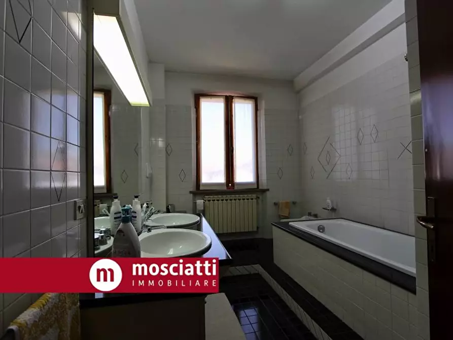 Immagine 15 di Villetta a schiera in vendita  in Via Aldo Moro 9 a Esanatoglia