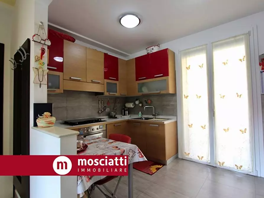Immagine 8 di Appartamento in vendita  in Via IV Novembre 57 a Castelraimondo