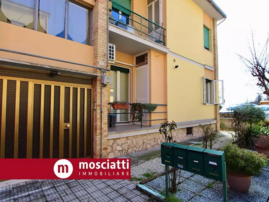Immagine 12 di Appartamento in vendita  in Via IV Novembre 57 a Castelraimondo