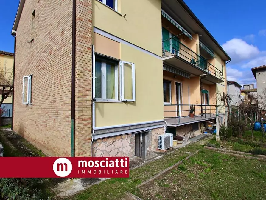 Immagine 13 di Appartamento in vendita  in Via IV Novembre 57 a Castelraimondo